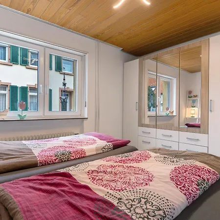 Unter Der Kirche הרבולצהיים