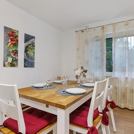 Unter Der Kirche Apartment *